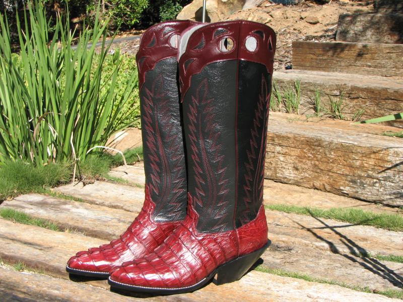 CAIMAN-BUCK-VINO.JPG