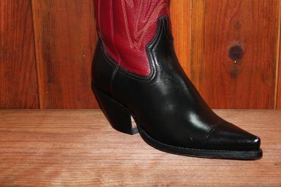 Mule-Blk-Red-4.JPG