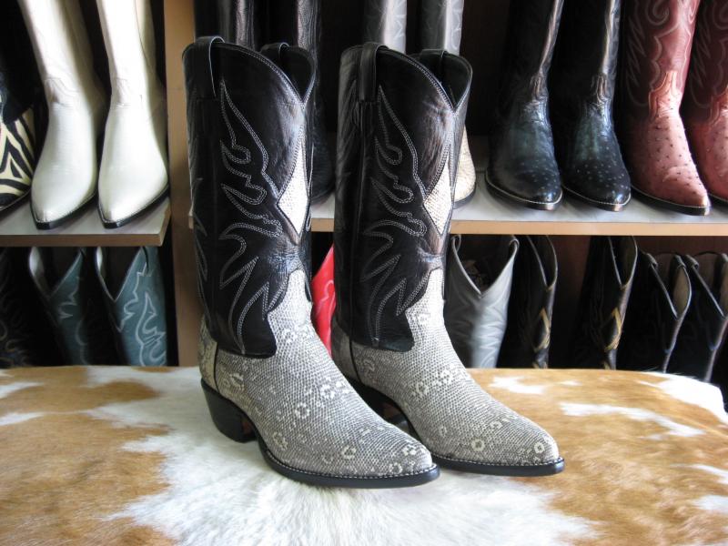 ring lizard boots