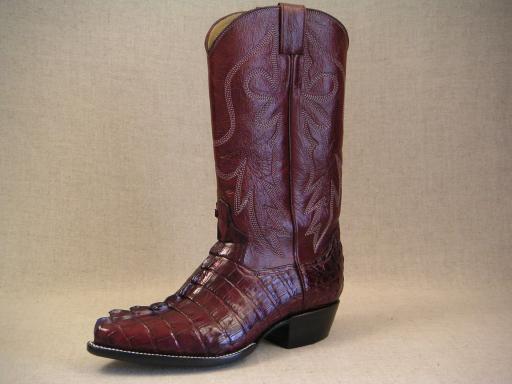 alligator-tail-fin-vino