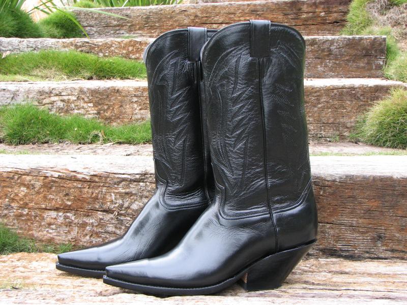 Mule Hide Black